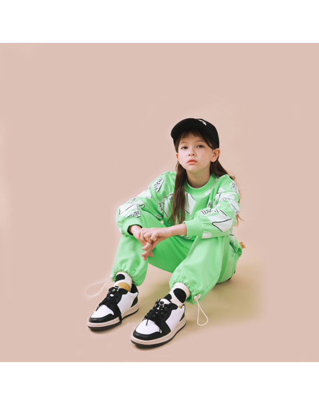 아이러브제이 M.치즈 케이크 형광 맨투맨 티 JVFTO46 착용컷
