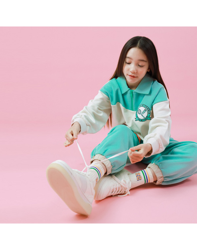 아이러브제이 B.로벨로 반집업 맨투맨 티 JVFTO26 착용컷