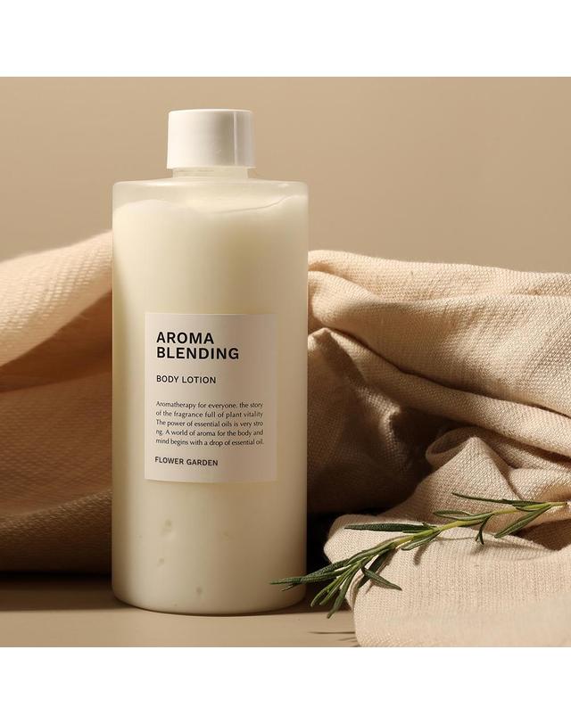 소소코 소소코 아로마 촉촉한 고보습 버가못 일랑일랑 스윗오렌지 순한 바디로션 350ml 2종 택1 착용컷