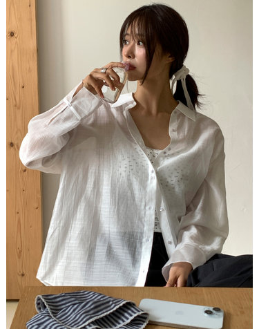 소프트 그리드 버튼 포인트 시어 셔츠 화이트 AT6SHB016WT