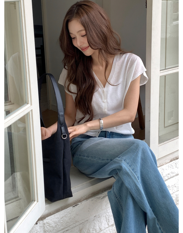앳코너 디테쳐블 스카프 숄 가디건 화이트 AT6CDB008WT 착용컷