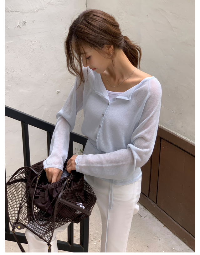 앳코너 린넨 블렌드 시어 가디건 스카이 블루 AT6CDB011SL 착용컷
