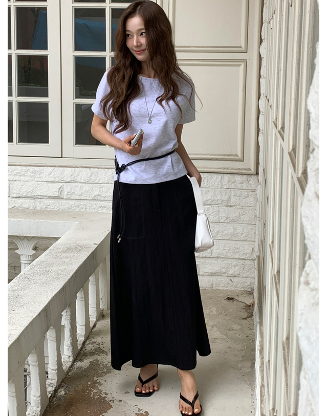 앳코너 클린 라인 나일론 스커트 블랙 AT6SKB030BK 착용컷