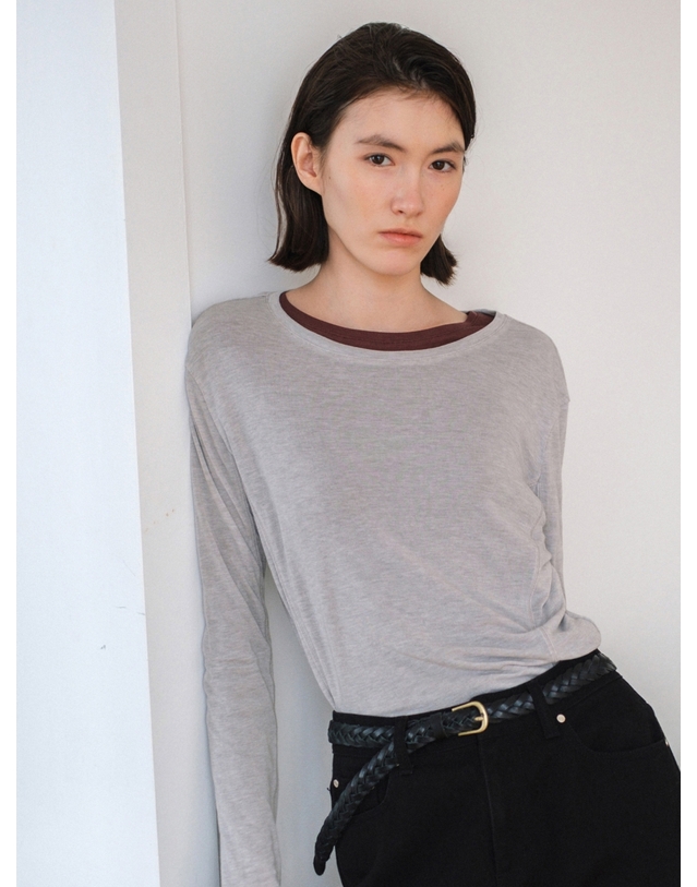 앳코너 소프트 울 레이어드 티셔츠 라이트그레이 AT6TSC014LE 착용컷