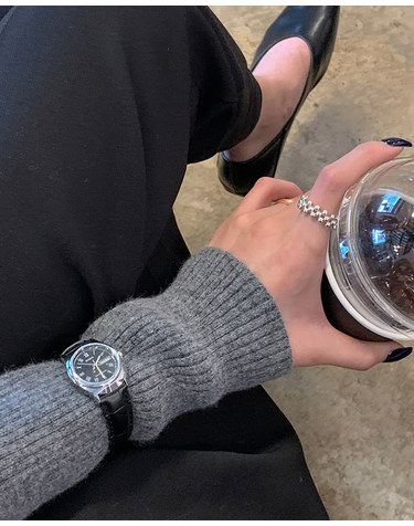 [CASIO] Black chic watch