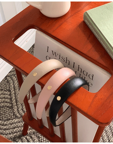 Leather point hair band