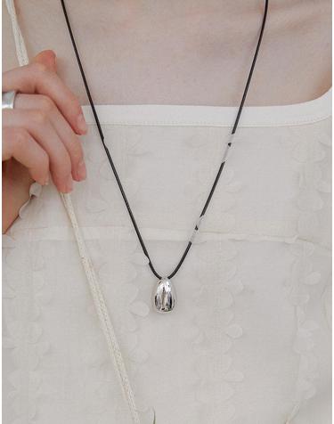Egg bell string necklace (White) BH7N56739WB000
