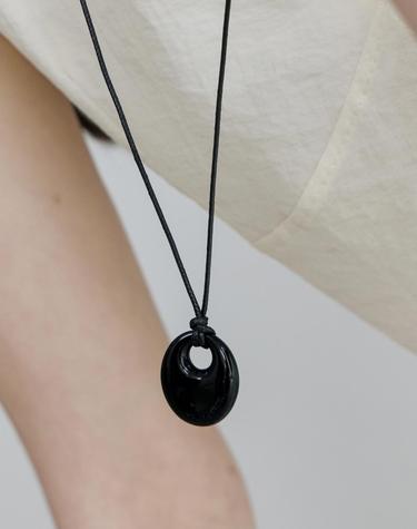 Amulet black necklace BH7N5B815WS800