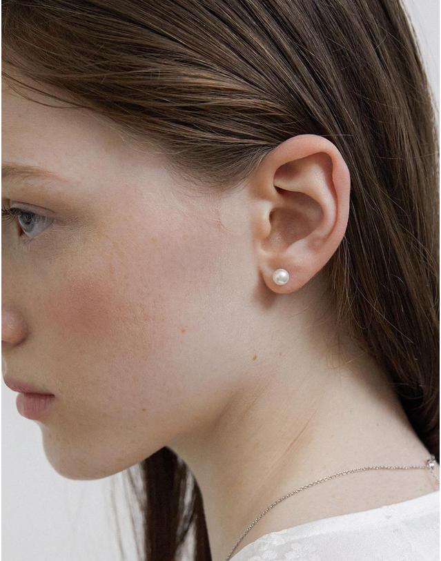바이이에르 [925 silver] Pureline White pearl earrings 6mm (White) BH6E49639W9XXX 착용컷
