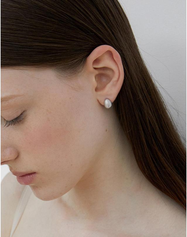 바이이에르 [925 silver] Luna full volume earrings (Matte) BH2E33207M9XXX 착용컷