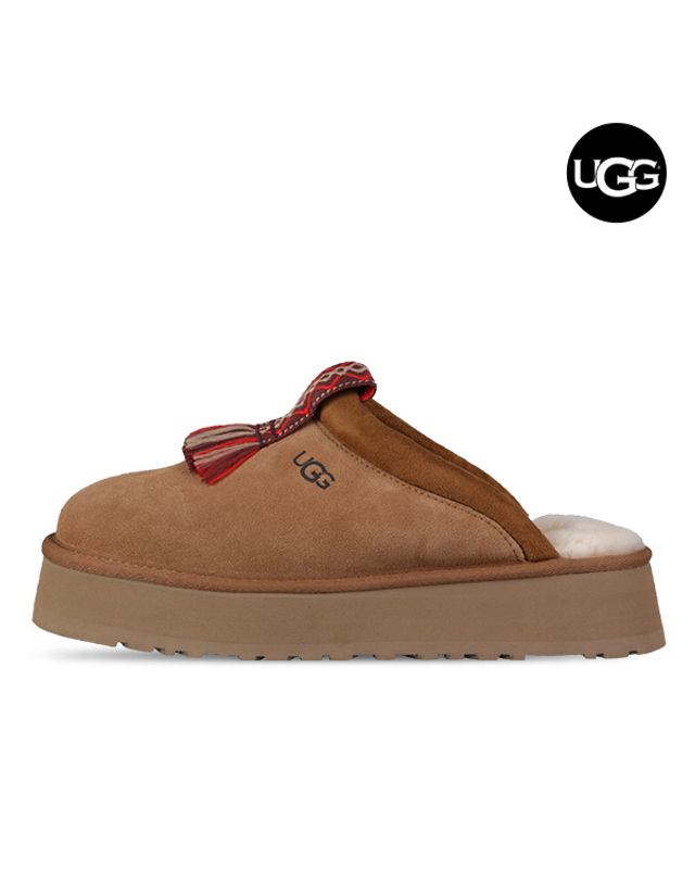 어그 어그 UGG 타즐 플랫폼 여성 겨울 방한 양털 슬리퍼 1152677-CHE 착용컷