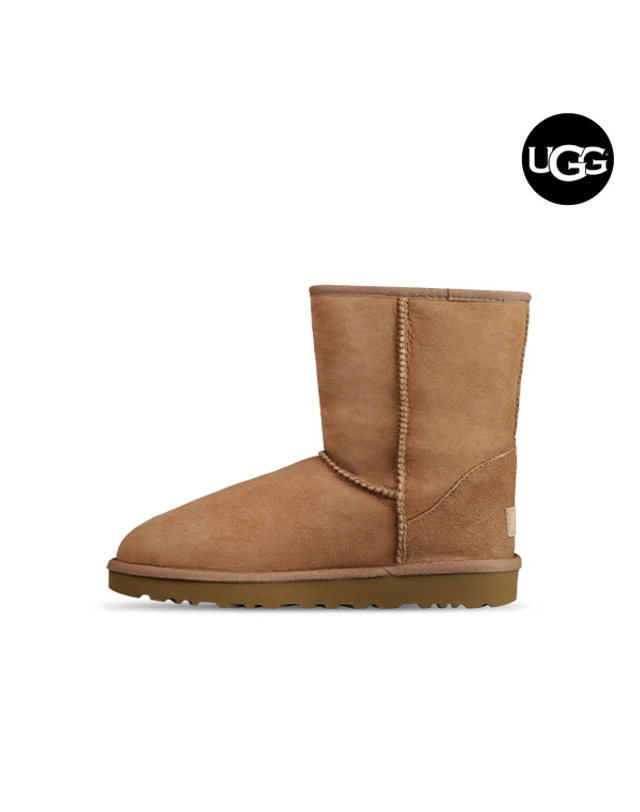 어그 어그 UGG 키즈 클래식 2 여성 겨울 방한 숏 부츠 1017703K-CHE 착용컷