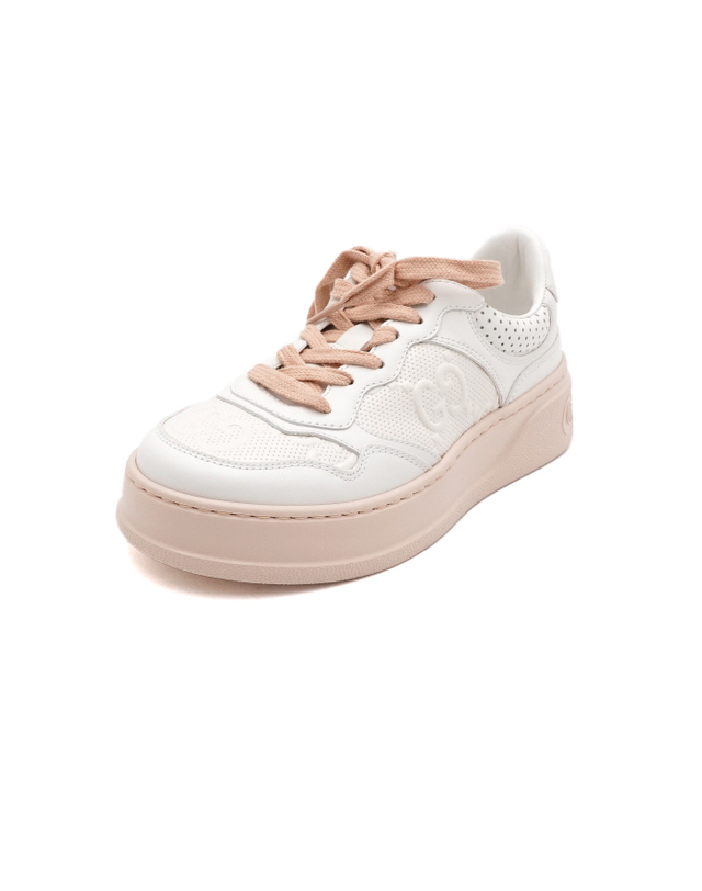 구찌 [중고명품] [중고명품] Gucci(구찌) 684911 화이트 핑크 GG 엠보싱 여성 스니커즈aa64371 착용컷