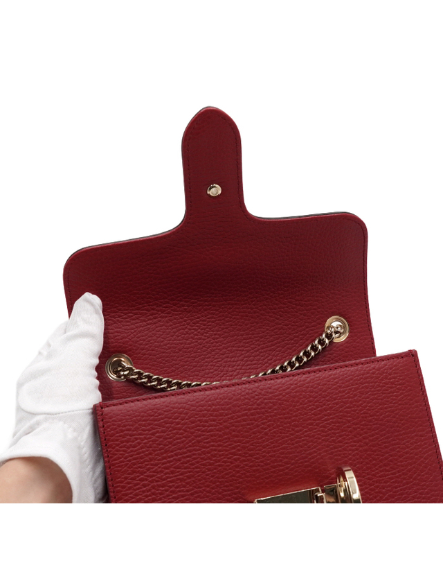 구찌 [중고명품] [중고명품] Gucci(구찌) 510304 레드 인터로킹 스몰 금장체인 숄더백 겸 크로스백aa66717 착용컷