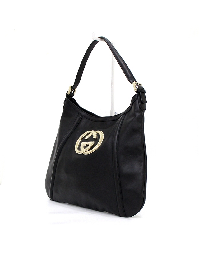 구찌 [중고명품] [중고명품] Gucci(구찌) 162740 블랙 레더 GG 인터로킹 금장로고 호보 숄더백aa68455 착용컷