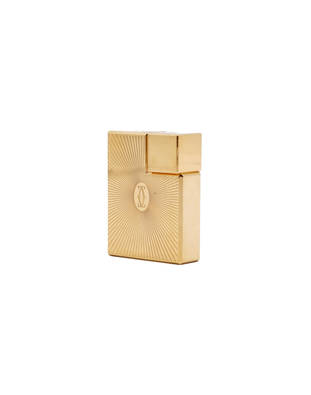 까르띠에 [중고명품] [중고명품] Cartier(까르띠에) CR0L000039 선 레이 모티브 더블 C 드 까르띠에 로고 스퀘어 라이터aa66104 착용컷