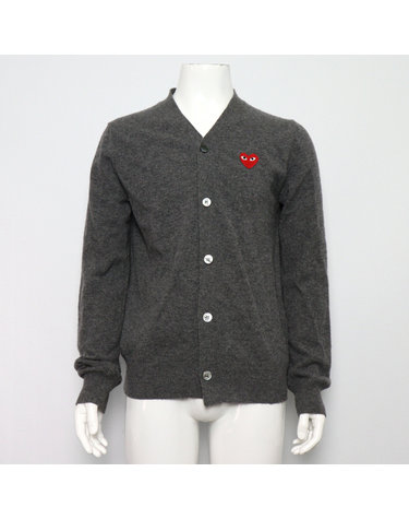 [중고명품] COMME DES GARCONS(꼼데가르송) AZ-N008 그레이 울 레드 하트 와펜 남성 가디건aa67159