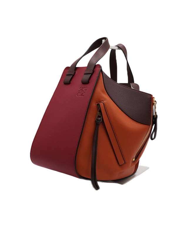 로에베 [중고명품] [중고명품] Loewe(로에베) 387.30VS35 해먹백 스몰 토트백 겸 숄더백aa67316 착용컷