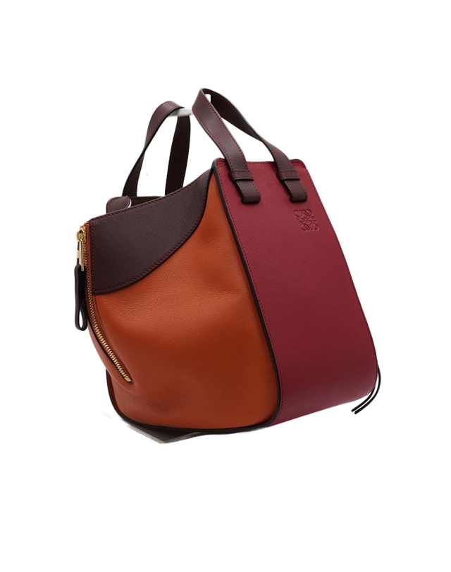 로에베 [중고명품] [중고명품] Loewe(로에베) 387.30VS35 해먹백 스몰 토트백 겸 숄더백aa67316 착용컷