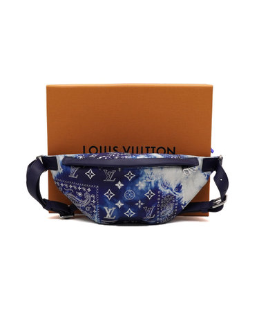 [중고명품] Louis Vuitton(루이비통) M20587 시즌한정 블루 모노그램 반다나 프린트 디스커버리 범백 남성 벨트백 겸 크로스백aa66843