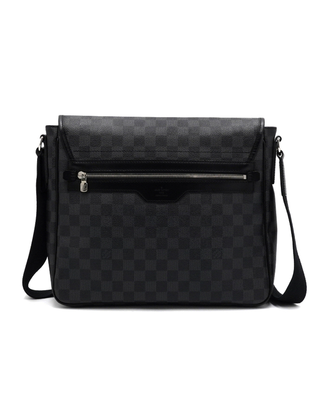 루이비통 [중고명품] [중고명품] Louis Vuitton(루이비통) N58029 다미에 그라파이트 캔버스 다니엘MM 남성 메신저 크로스백aa65234 착용컷