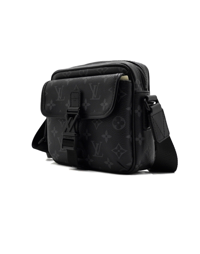 루이비통 [중고명품] [중고명품] Louis Vuitton(루이비통) M12518 26시즌 모노그램 이클립스 겟어웨이 남성 메신저백 크로스백aa67232 착용컷