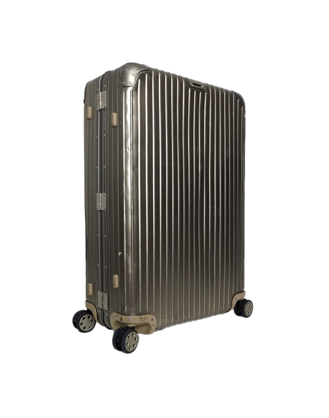 리모와 [중고명품] RIMOWA(리모와) 924.77.03.5 토파즈 티타늄 전자태그 체크인 라지 98L 트렁크 캐리어 여행용 가방aa68362 착용컷