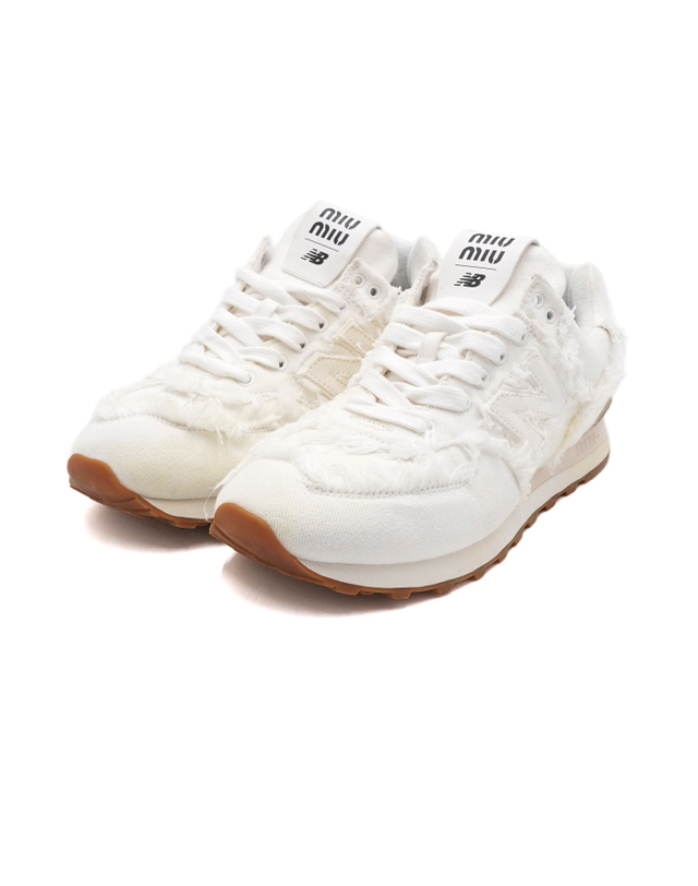 미우미우 [중고명품] [중고명품] 미우미우 X New Balance 뉴발란스 574 데님 화이트 남여공용 스니커즈aa50837 착용컷