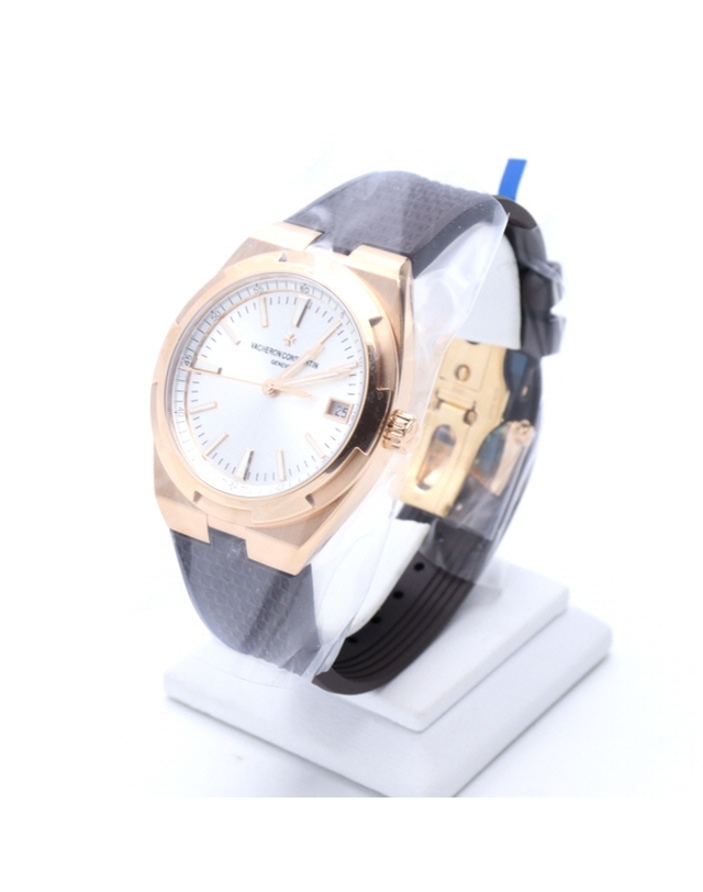 바쉐론 콘스탄틴 [중고명품] [중고명품] Vacheron Constantin(바쉐론콘스탄틴) 4500V000RB127 18K핑크골드(로즈골드) 오버시즈41MM 시계aa23261 착용컷