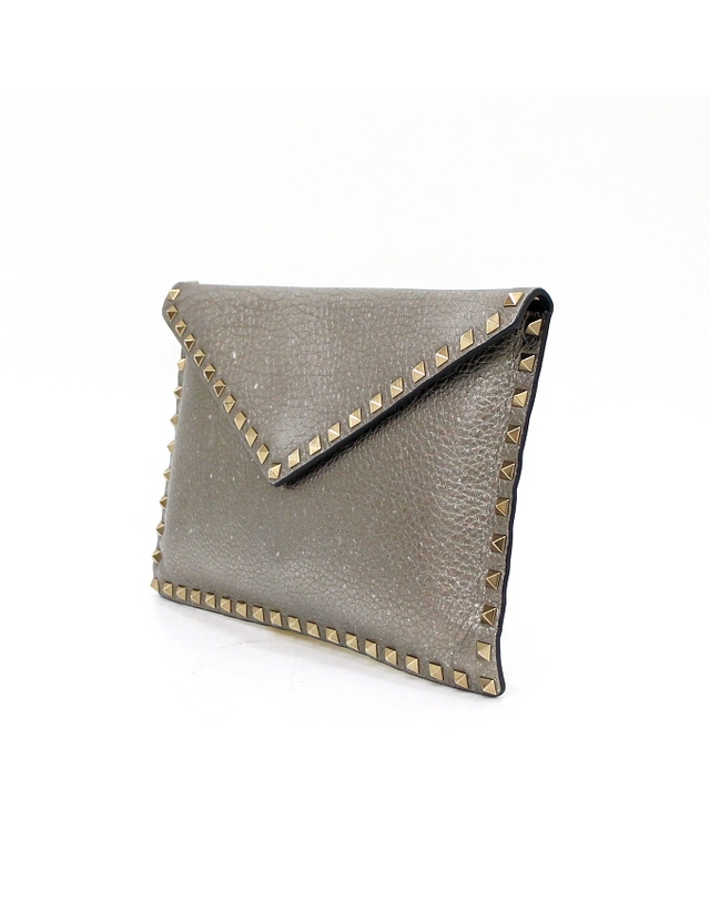 발렌티노 [중고명품] [중고명품] VALENTINO(발렌티노) QW1P0P56 락스터드 엔벨롭 플랩 클러치백aa68144 착용컷