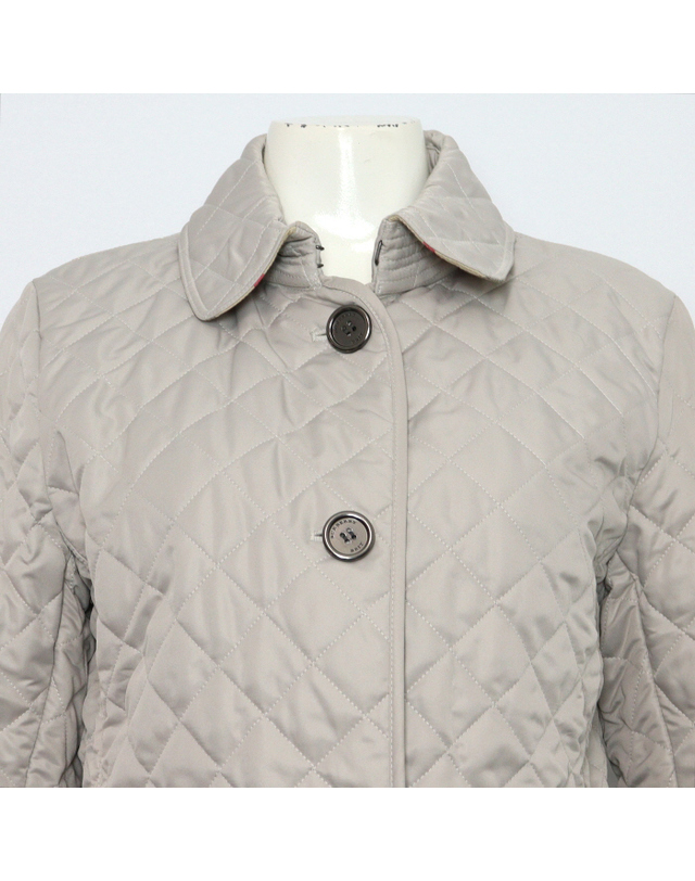 버버리 [중고명품] [중고명품] Burberry(버버리) 3742606 브릿라인 그레이 노바 체크 퀼티드 여성 패딩 자켓aa60225 착용컷