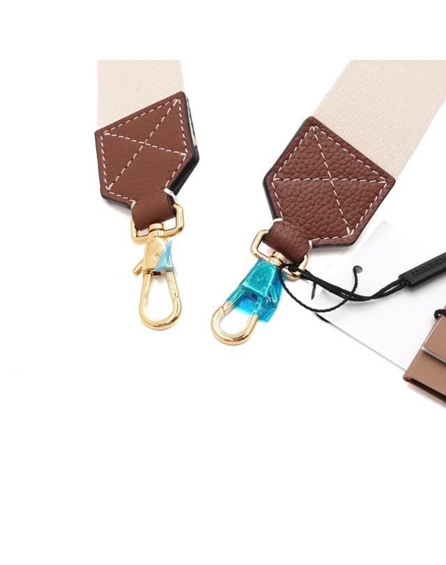 버버리 [중고명품] [중고명품] Burberry(버버리) 8062319 브라운 탄 TAN 체크 가방 숄더스트랩aa64156 착용컷
