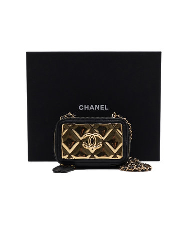 [중고명품] Chanel(샤넬) AP2393 블랙 램스킨 플레이트 파티 미니 베니티 여성 금장체인 숄더백 겸 크로스백aa61938