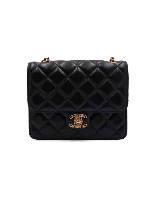 샤넬 [중고명품] [중고명품] Chanel(샤넬) AS4056 블랙 램스킨 퀼팅 레터링CC로고 플랩 금장체인 숄더백 겸 크로스백aa66099 착용컷