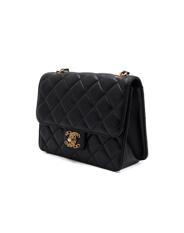 샤넬 [중고명품] [중고명품] Chanel(샤넬) AS4056 블랙 램스킨 퀼팅 레터링CC로고 플랩 금장체인 숄더백 겸 크로스백aa66099 착용컷