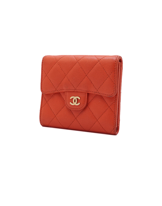 샤넬 [중고명품] [중고명품] Chanel(샤넬) A82288 레드 캐비어 금장CC 스몰 플랩 여성 반지갑aa68789 착용컷