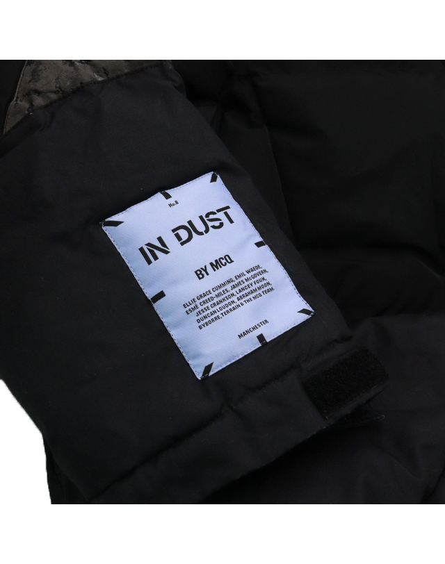 알렉산더 맥퀸 [중고명품] [중고명품] MCQ by Alexander Mcqueen 666171 블랙 In8 Waxed Patched Puffer 남성 패딩자켓aa67513 착용컷
