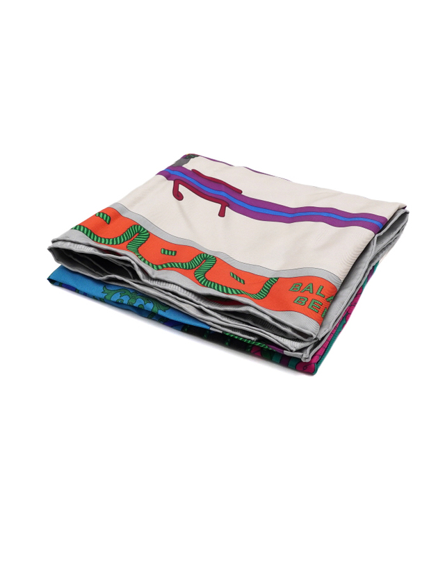 에르메스 [중고명품] [중고명품] Hermes(에르메스) Balade en Berline 100%실크 90X90 까레(꺄르) 스퀘어 스카프aa64237 착용컷