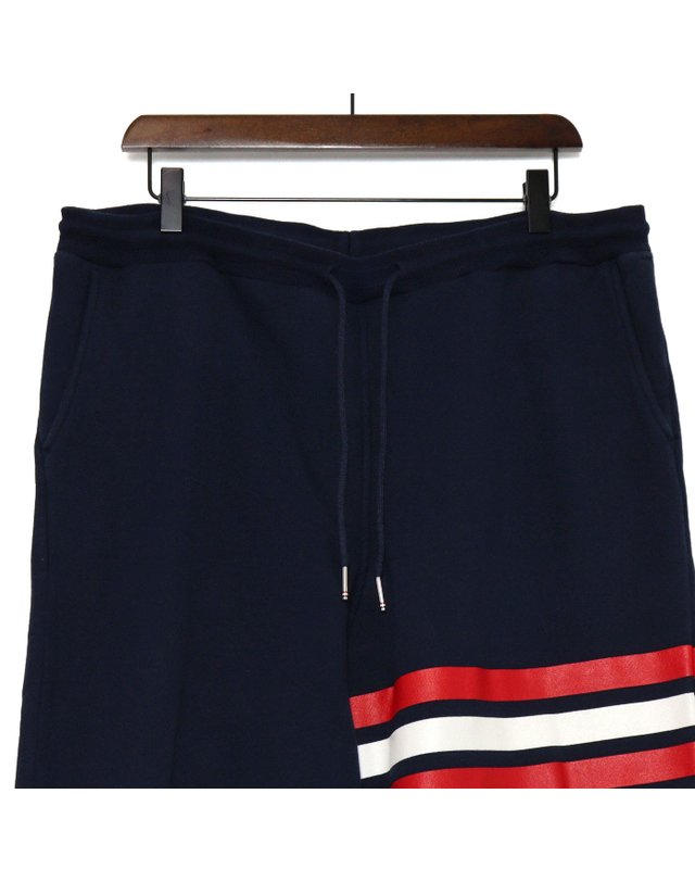 톰브라운 [중고명품] [중고명품] THOM BROWNE(톰브라운) MJQ008E 네이비 사선 트레이닝 조거팬츠 남성 바지aa65642 착용컷