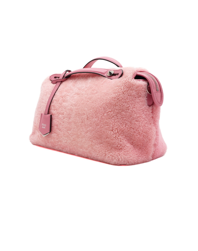 펜디 [중고명품] [중고명품] Fendi(펜디) 8BL124 핑크 시어링 바이더웨이 미디엄 토트백 겸 숄더백aa68497 착용컷