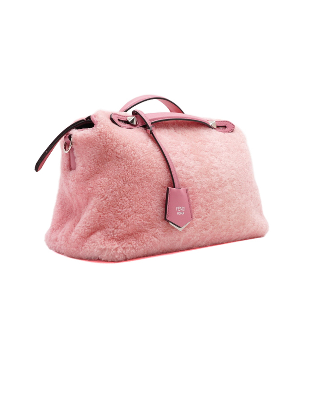 펜디 [중고명품] [중고명품] Fendi(펜디) 8BL124 핑크 시어링 바이더웨이 미디엄 토트백 겸 숄더백aa68497 착용컷