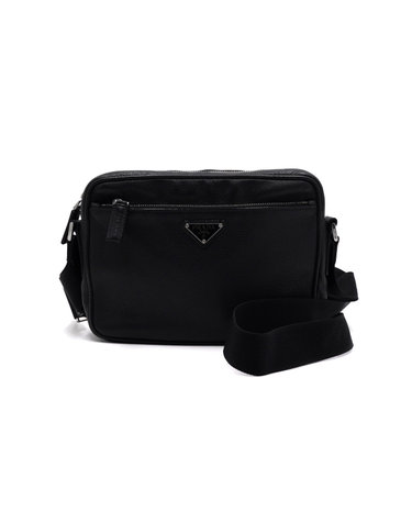 [중고명품] Prada(프라다) 2VH094 블랙 비텔로 레더 은장 삼각로고 남성 메신저백 숄더백 크로스백aa66205