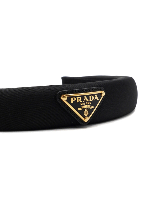 프라다 [중고명품] [중고명품] Prada(프라다) 1IH080 블랙 리나일론 에나멜 메탈 금장 트라이앵글 로고 여성 헤어밴드aa66584 착용컷