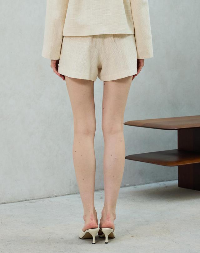 아리킴 CHERISH TWEED SHORTS PANTS / WHITE 화이트 착용컷
