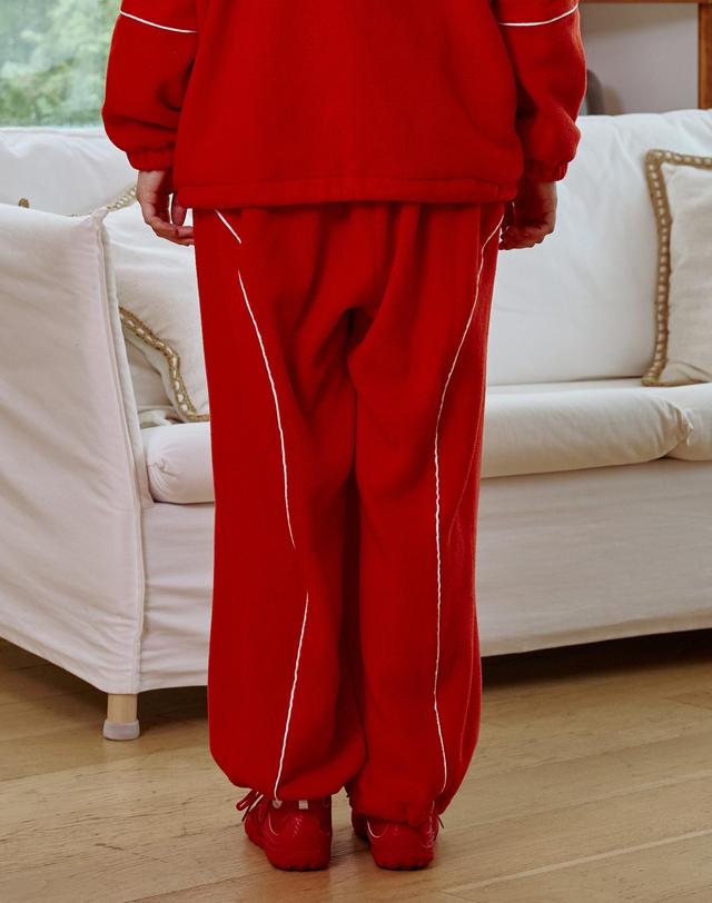 아리킴 KIKI FLEECE WIDE SWEAT PANTS / RED 레드 착용컷