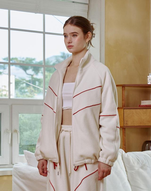 아리킴 KIKI FLEECE ZIP UP / WHITE 화이트 착용컷
