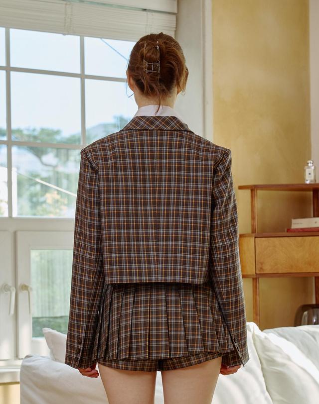 아리킴 WHITNEY CROP JACKET / CHARCOAL 퓨터 착용컷