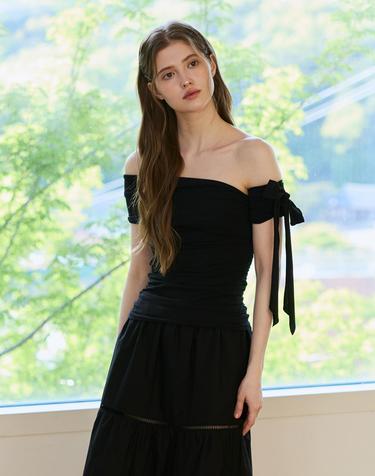 RIA ONE-SHOULDER SHIRRING TOP / BLACK