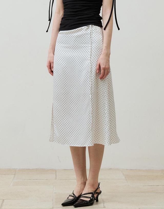 아리킴 TINY DOT SLIT SKIRT / WHITE 화이트 착용컷