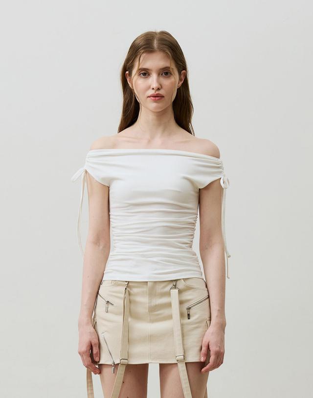 아리킴 LILY OFF-SHOULDER SHIRRING TOP / IVORY 아이보리 착용컷